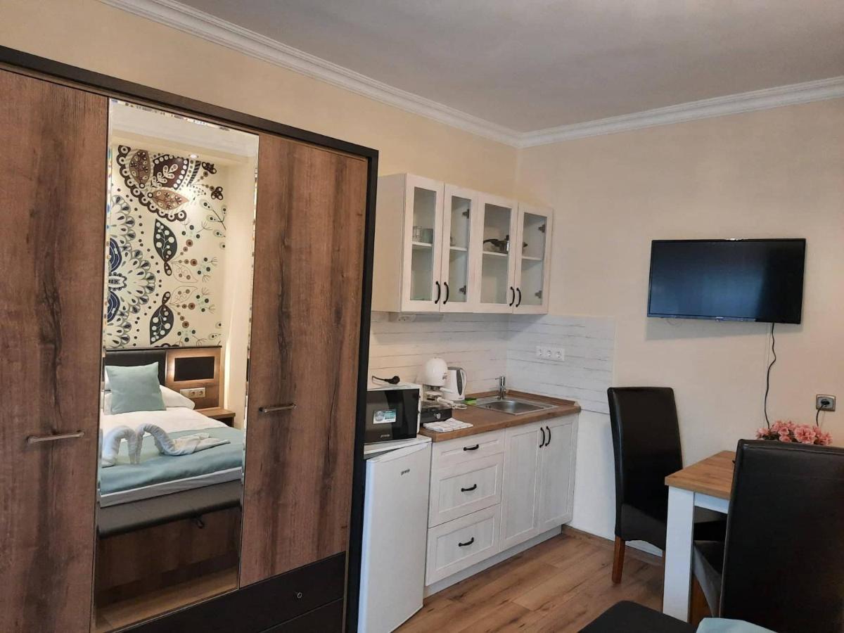 Kek Laguna Wellness Apartmanok 에게르잘록 외부 사진