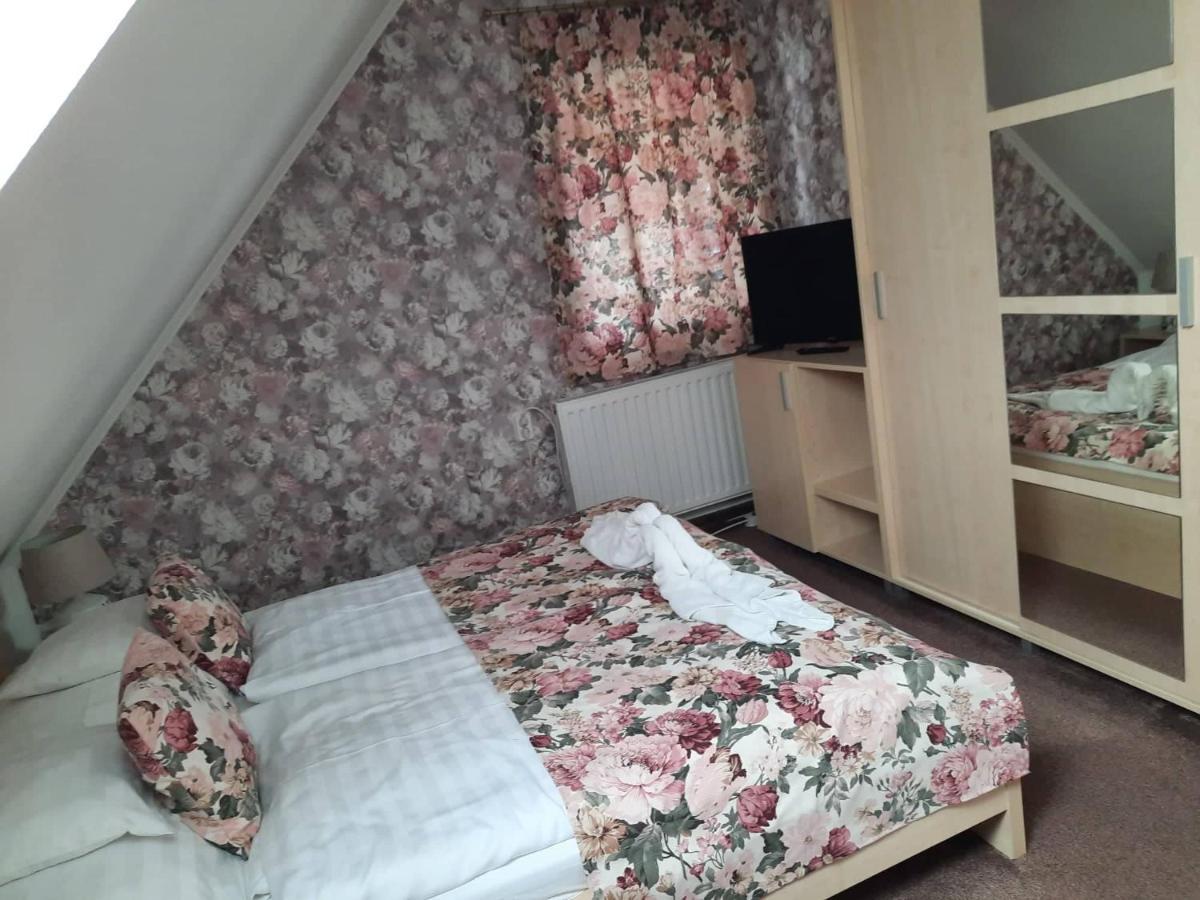 Kek Laguna Wellness Apartmanok 에게르잘록 외부 사진