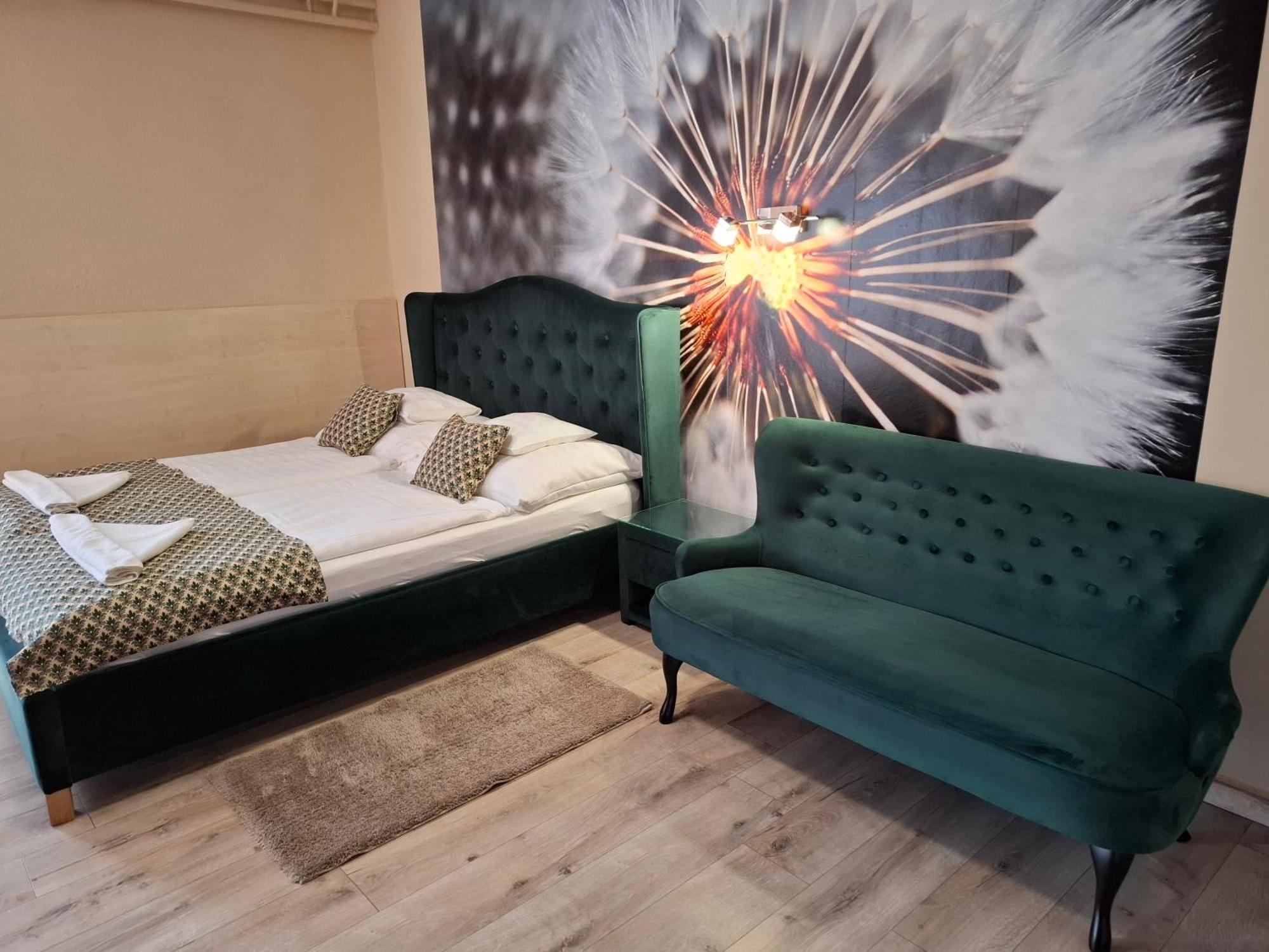 Kek Laguna Wellness Apartmanok 에게르잘록 외부 사진